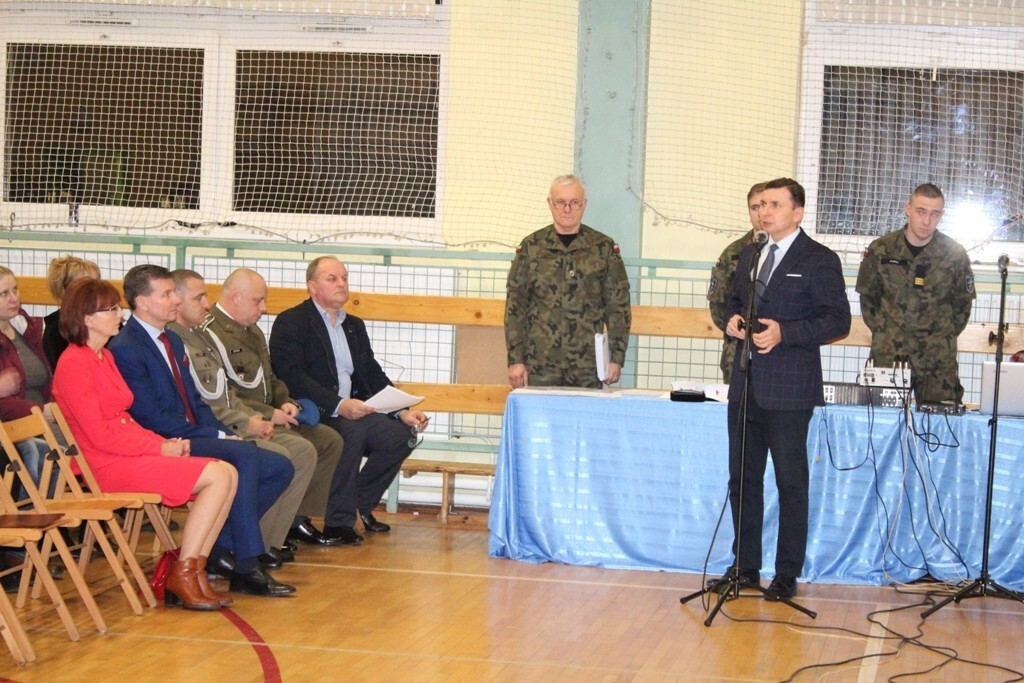 Poznaj Scenariusz Uroczysto Ci Wzorowy Kadet W Pce Fakty M Odych L Bork